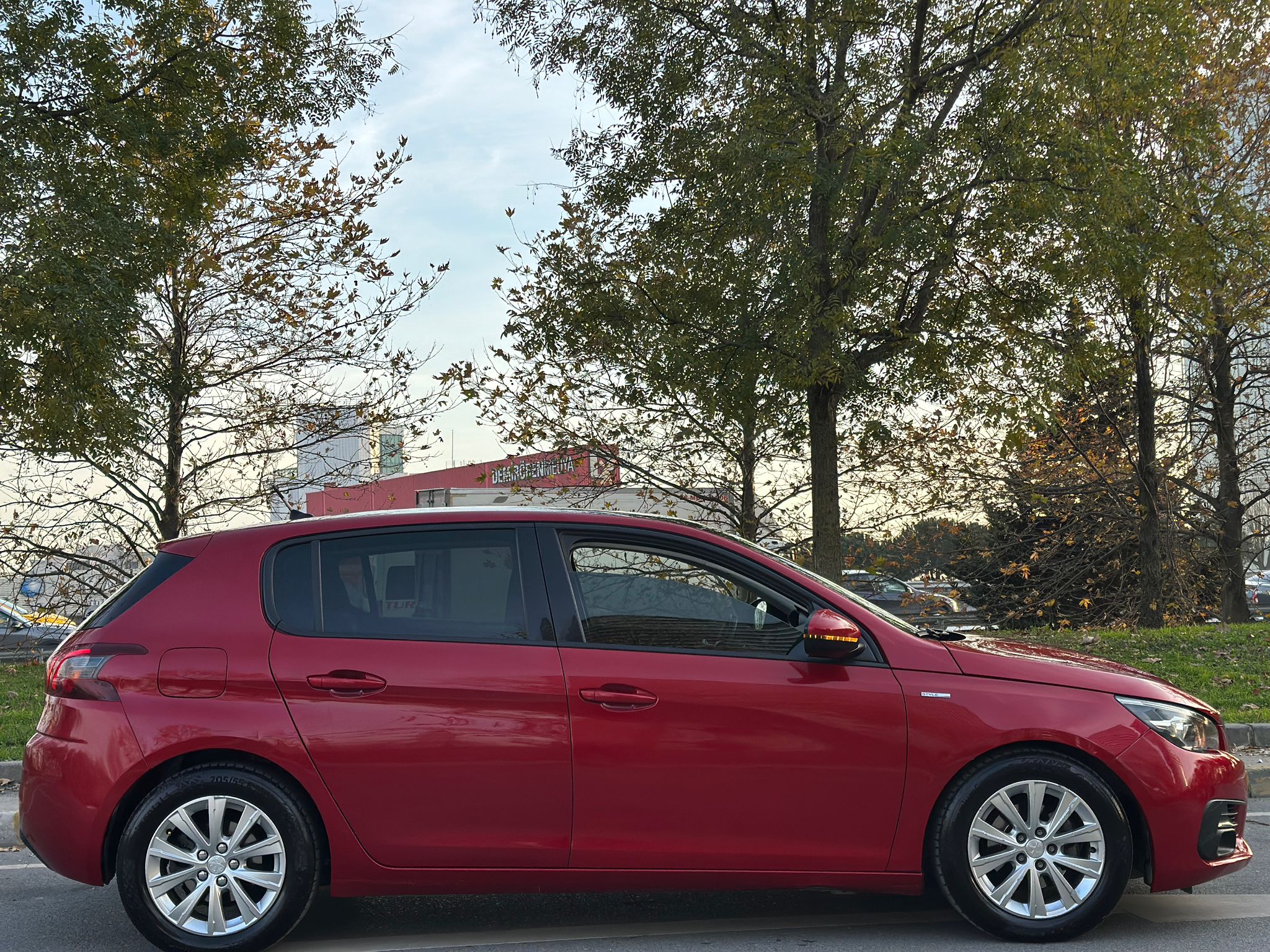 2020 MODEL CAM TAVANLI OTOMATİK VİTES 125 BİN KM DE MASRAFSIZ